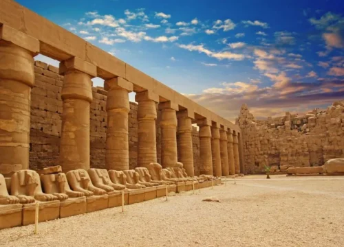 Din Cairo: 3 zile Luxor și Aswan cu avionul - tur privat